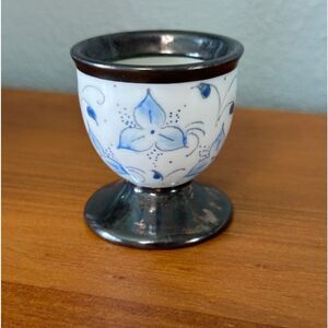 Vintage Floral Design Egg Cup Ceramic White Blue Color Interior Metallic Trim